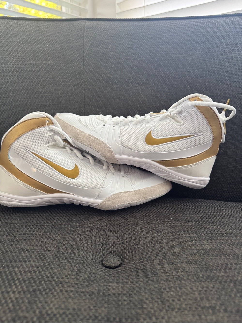 Nike green Men’s White and Gold wrestling shoes brand new no box size 8.5